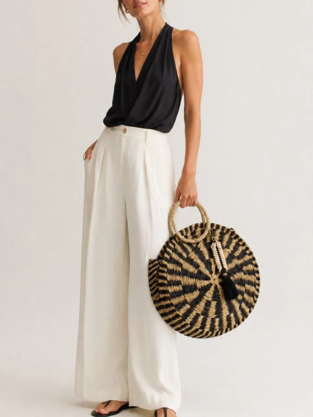 NWT Eco Handcraft Bali Round Grass Beach Tote with Seashell Tassel Charm 16